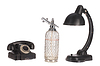 Stilleben mit alten Telefon und Lampe | Stock Foto