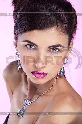 Mujer con maquillaje profesional. Joyería y Belleza. | Foto de alta resolución |ID 3576734