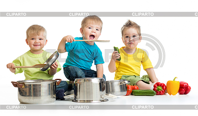 Niños de cocina grupo. Tres niños están jugando ingenio | Foto de alta resolución |ID 4648963