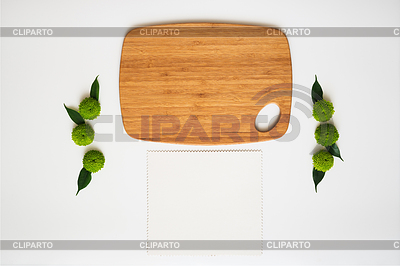 Tabla para cortar madera y papel con la decoración | Foto de alta resolución |ID 5830596