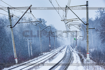 Eisenbahn zur Winterabendzeit | Foto mit hoher Auflösung |ID 6510292