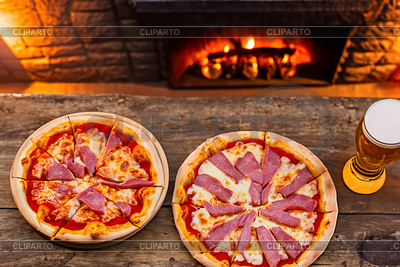 Pizza Y Cerveza | Foto de alta resolución |ID 7499020